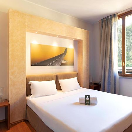 B&B Hotel Malpensa Lago Maggiore Верджате Экстерьер фото
