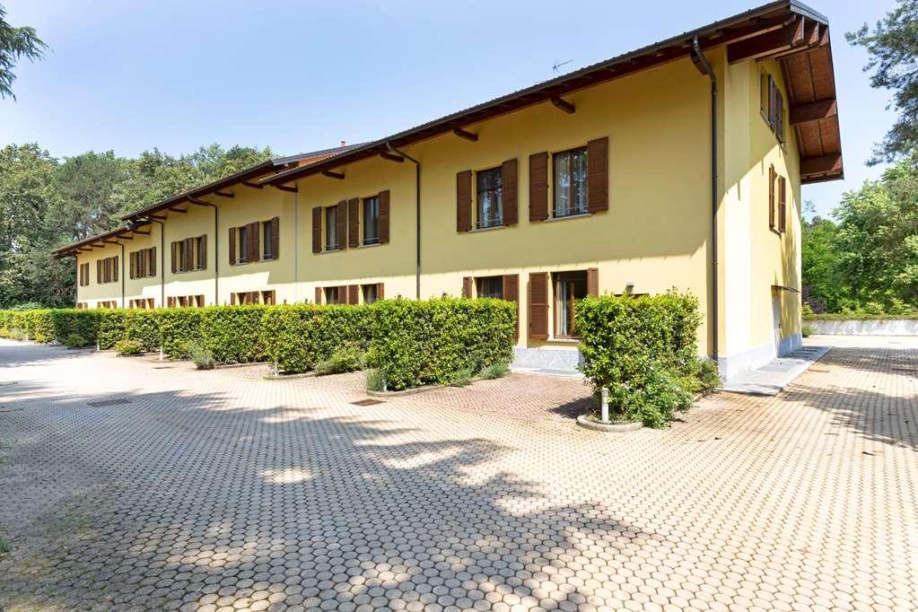 B&B Hotel Malpensa Lago Maggiore Верджате Экстерьер фото