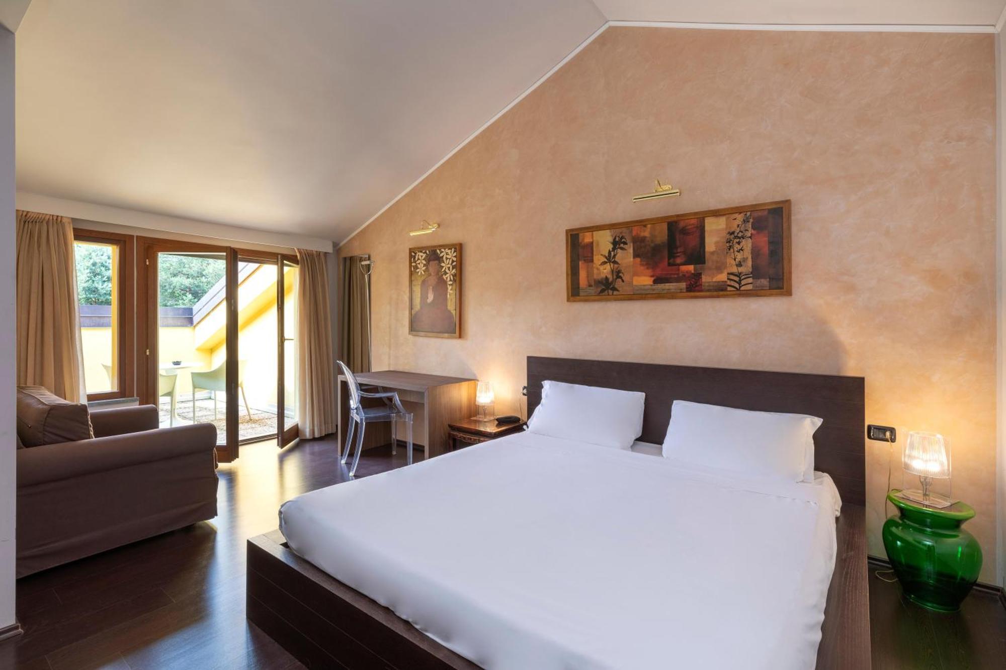 B&B Hotel Malpensa Lago Maggiore Верджате Экстерьер фото