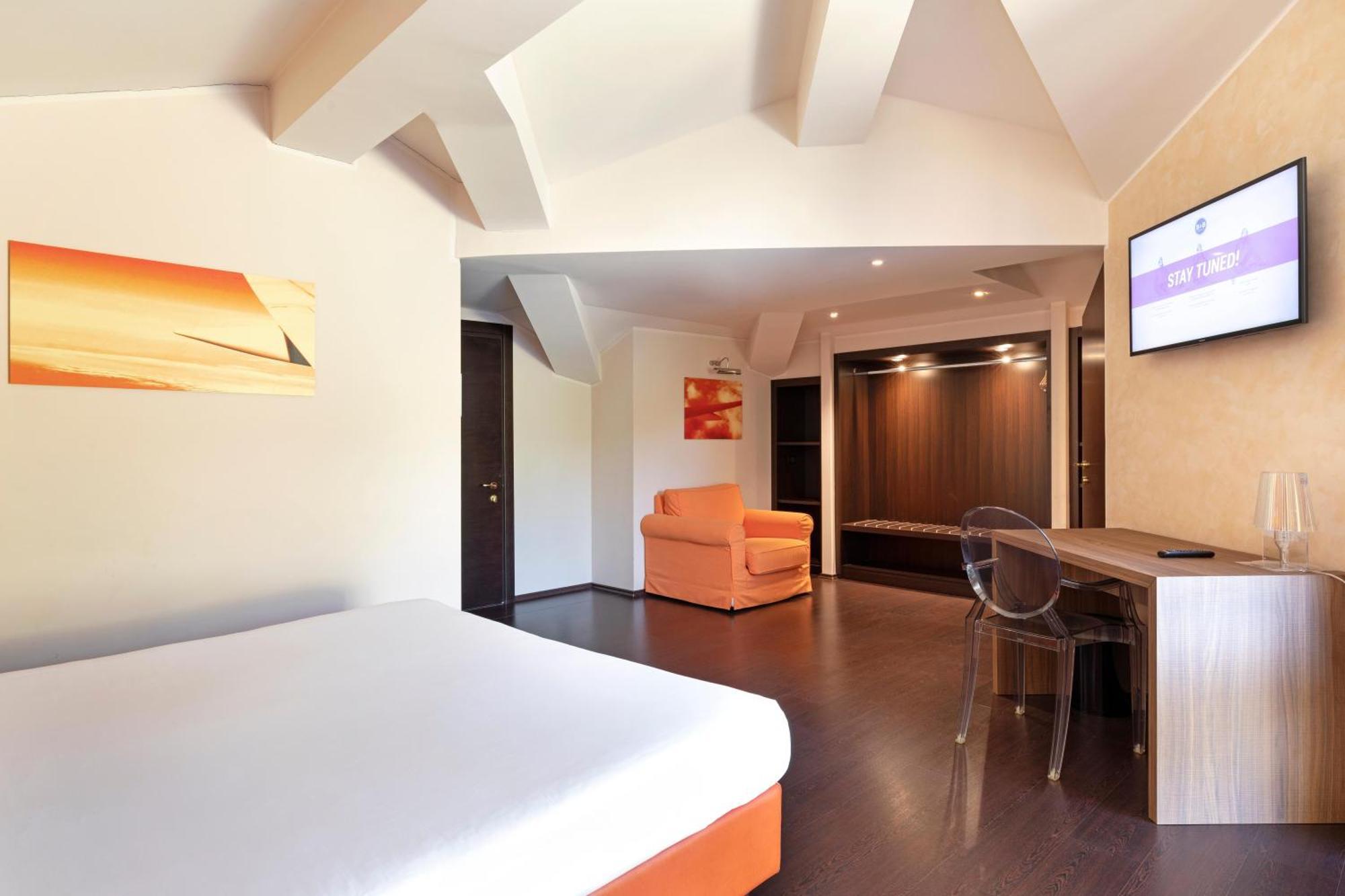 B&B Hotel Malpensa Lago Maggiore Верджате Экстерьер фото