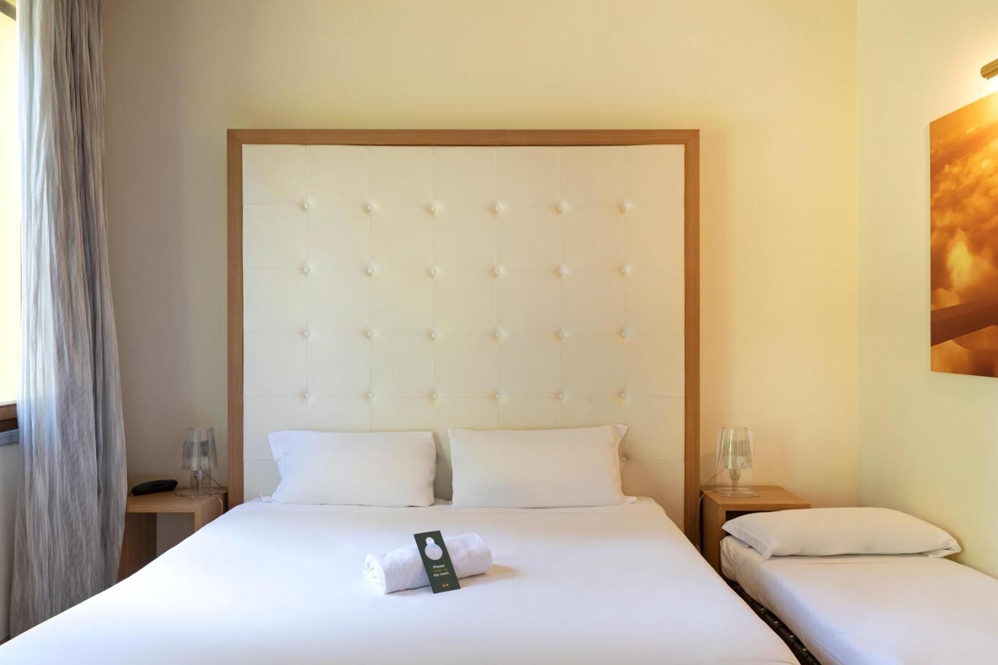 B&B Hotel Malpensa Lago Maggiore Верджате Экстерьер фото