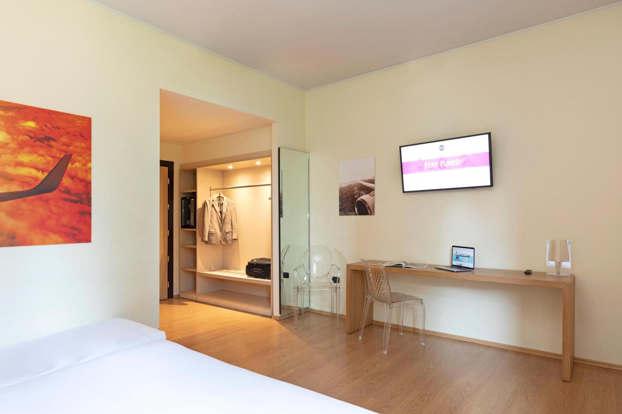 B&B Hotel Malpensa Lago Maggiore Верджате Экстерьер фото