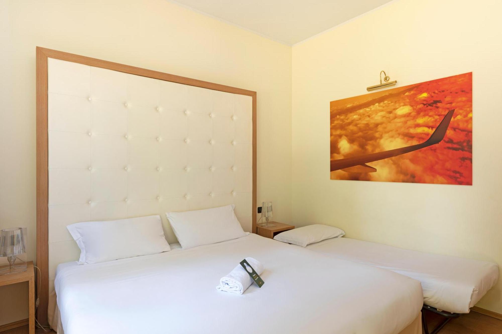 B&B Hotel Malpensa Lago Maggiore Верджате Экстерьер фото