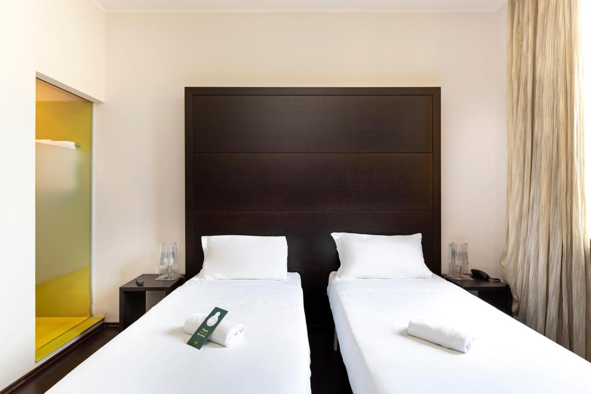 B&B Hotel Malpensa Lago Maggiore Верджате Экстерьер фото