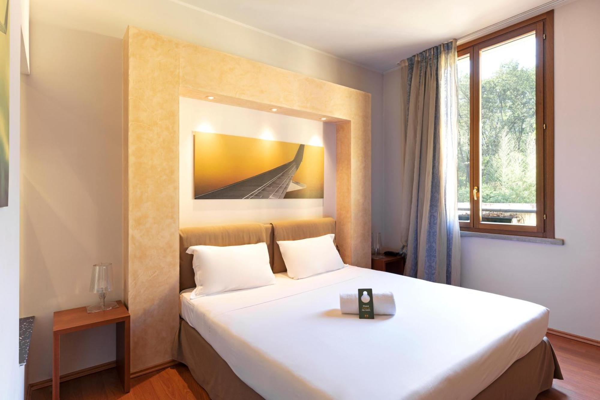 B&B Hotel Malpensa Lago Maggiore Верджате Экстерьер фото